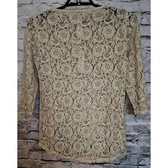 Chico's  Size 0 NWT Women's Lace Textured Layered Shirt Beige Size Small  t2 - Picture 2 of 9